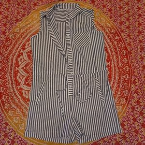 Cute White & Navy Blue Striped Romper, no brand name